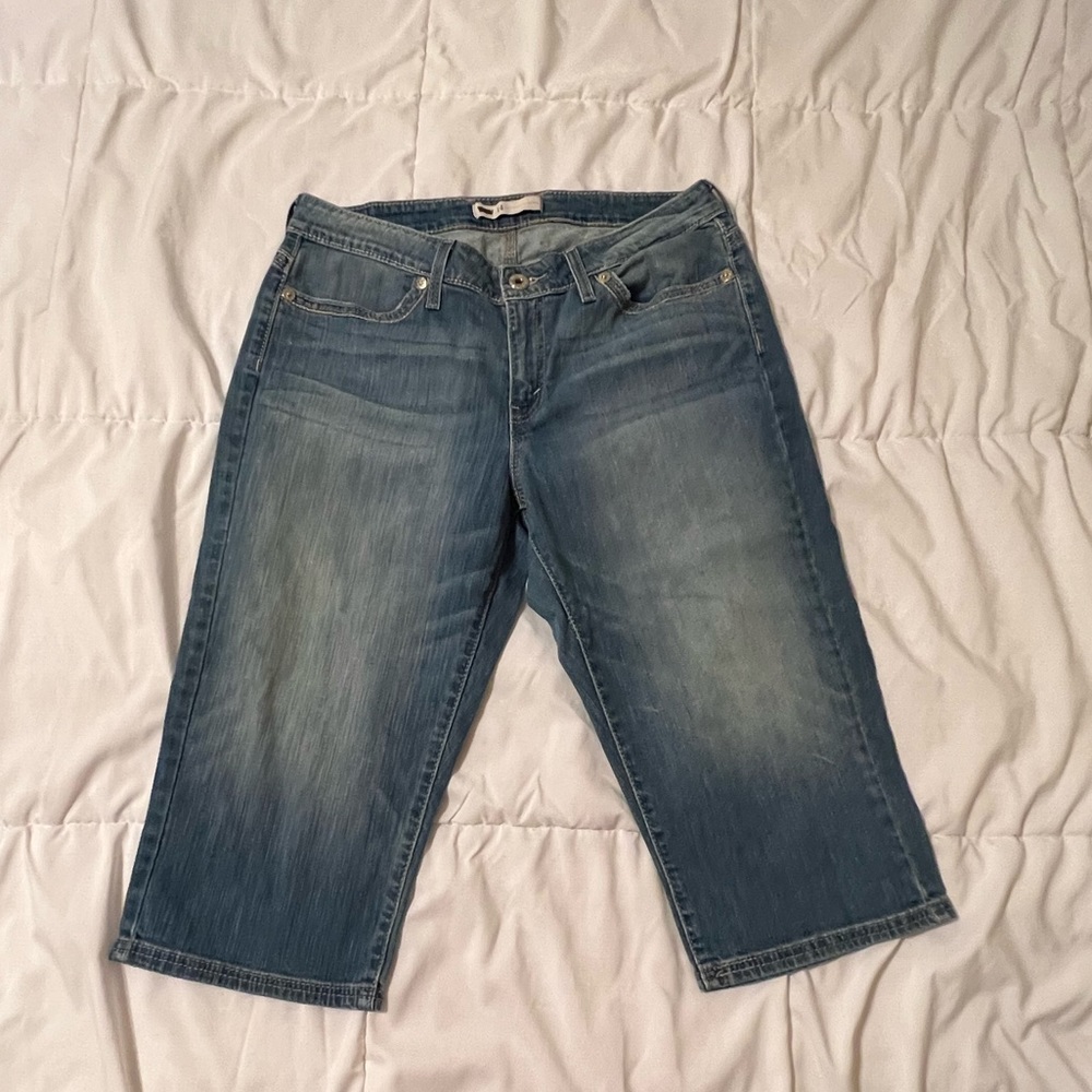 Women’s Levi’s Capris